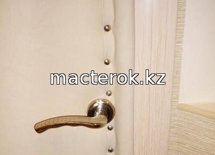 Утепление входной деревянной двери в Костанае